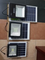 đèn pha năng lượng mặt trời