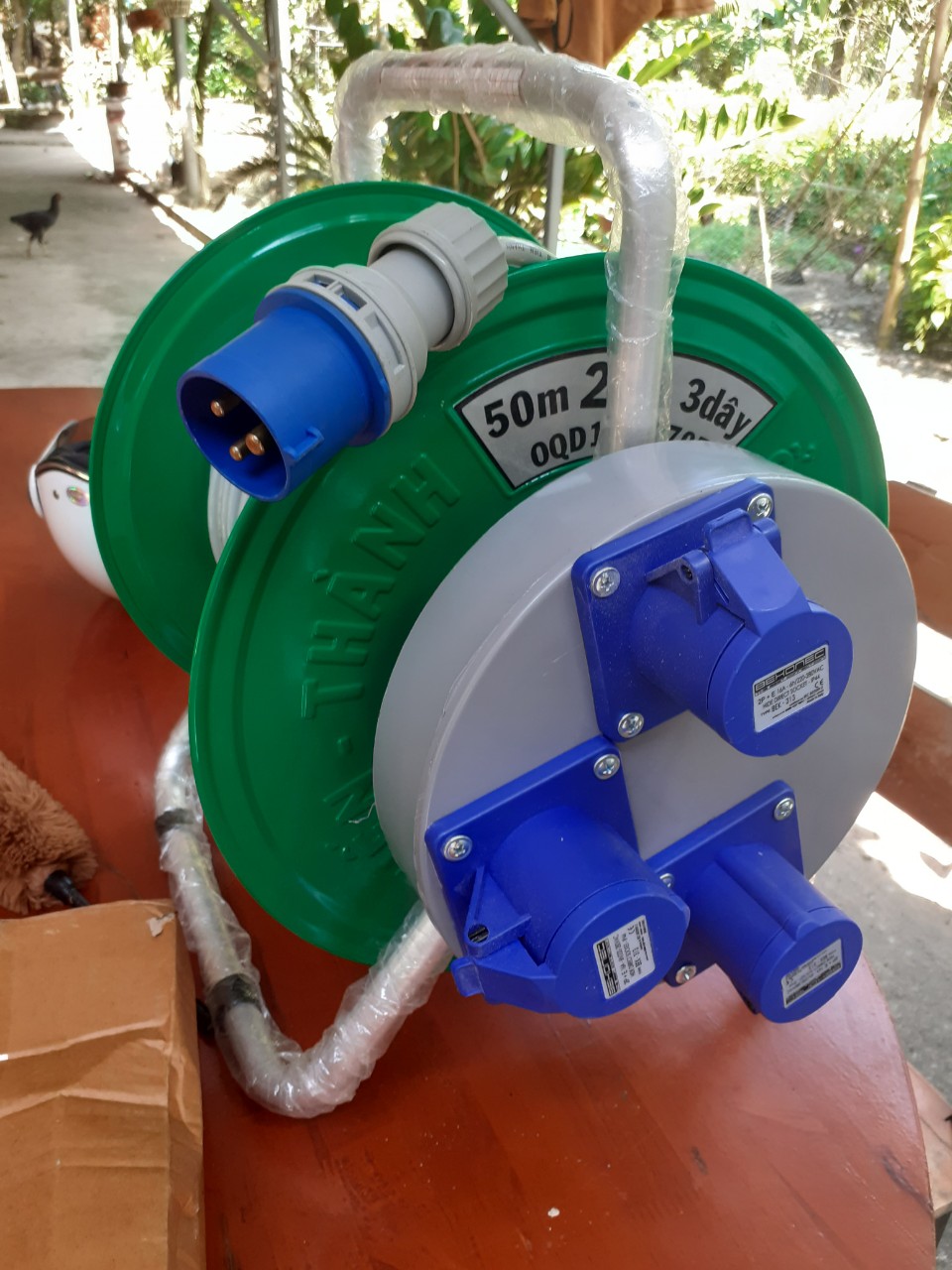 ổ quay rulo công nghiệp 3 ổ ip44 30m - Công ty TNHH MTV Thiết Bị Điện ...